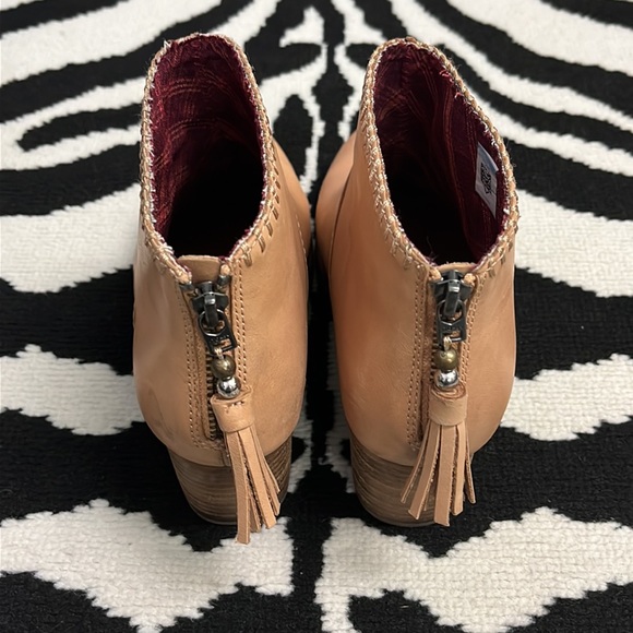 TOMS Leila Leather Bootie in Tan Size 7.5 - Picture 5 of 14